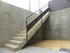 Em2 - Construcción Viviendas de Diseño - Sonsoles - Casa Unifamilar - Reformas de Exteriores - Fachada con Escalera