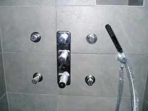 Em2 - Construcción Viviendas de Diseño - Guerras- Casa Unifamilar - Reformas de Baños e Instalación de Cabinas de Hidromasaje