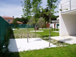 Construcción Viviendas de Diseño - Boecillo 159 - Casa Unifamilar - Construcciones de Fachadas y Exteriores con Jardín