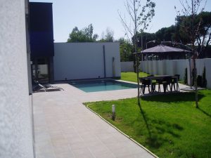 Em2 - Construcción Viviendas de Diseño - Sonsoles - Casa Unifamilar - Reformas y Decoración de Exteriores, Jardín con Terraza y Piscina