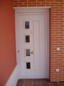 Construcción Viviendas Convencionales - Ángel García - Puerta de Entrada de Casa